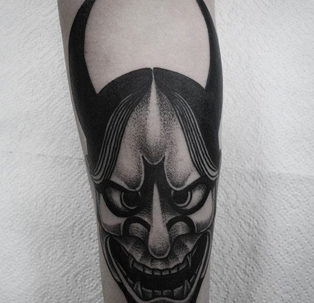 点击大图看下一张:令人难以忘怀的黑白灰风格纹身图案来自纹身师弗拉基米尔•普赖德