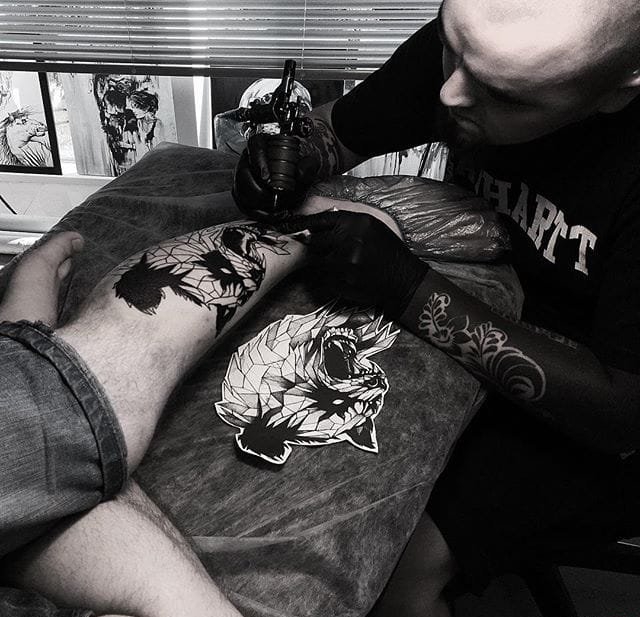 点击大图看下一张：令人难以忘怀的黑白灰风格纹身图案来自纹身师弗拉基米尔•普赖德