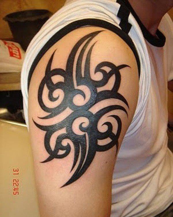 点击大图看下一张：男性手大臂膀上简洁风格黑色部落图腾纹身图案