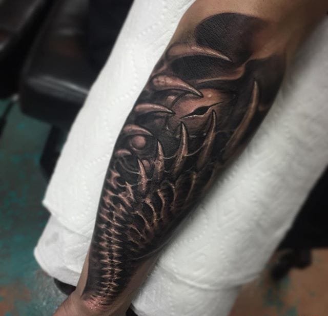 点击大图看下一张:多款超精美的黑暗机械生物力学纹身图案来自杰西