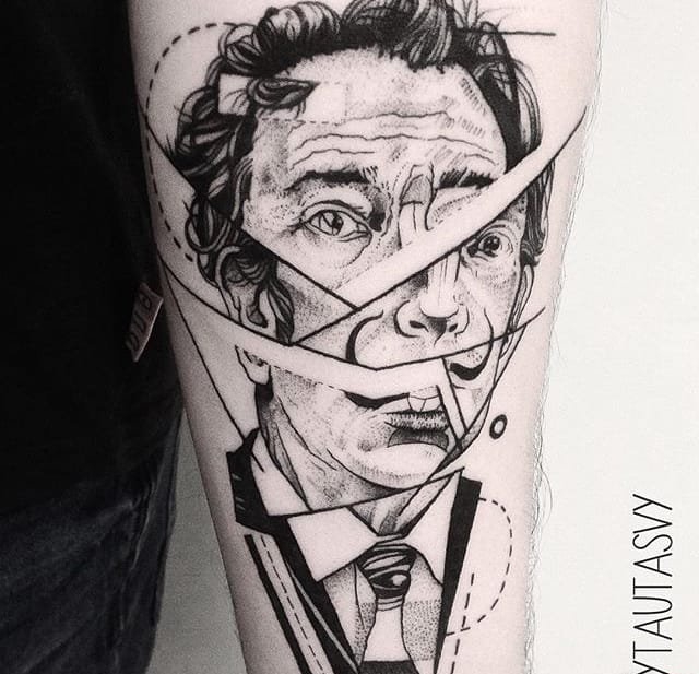 点击大图看下一张:奇妙的黑色的几何点刺纹身图案