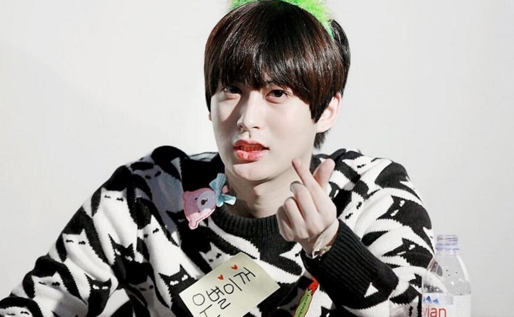 点击大图看下一张：安宰孝图片