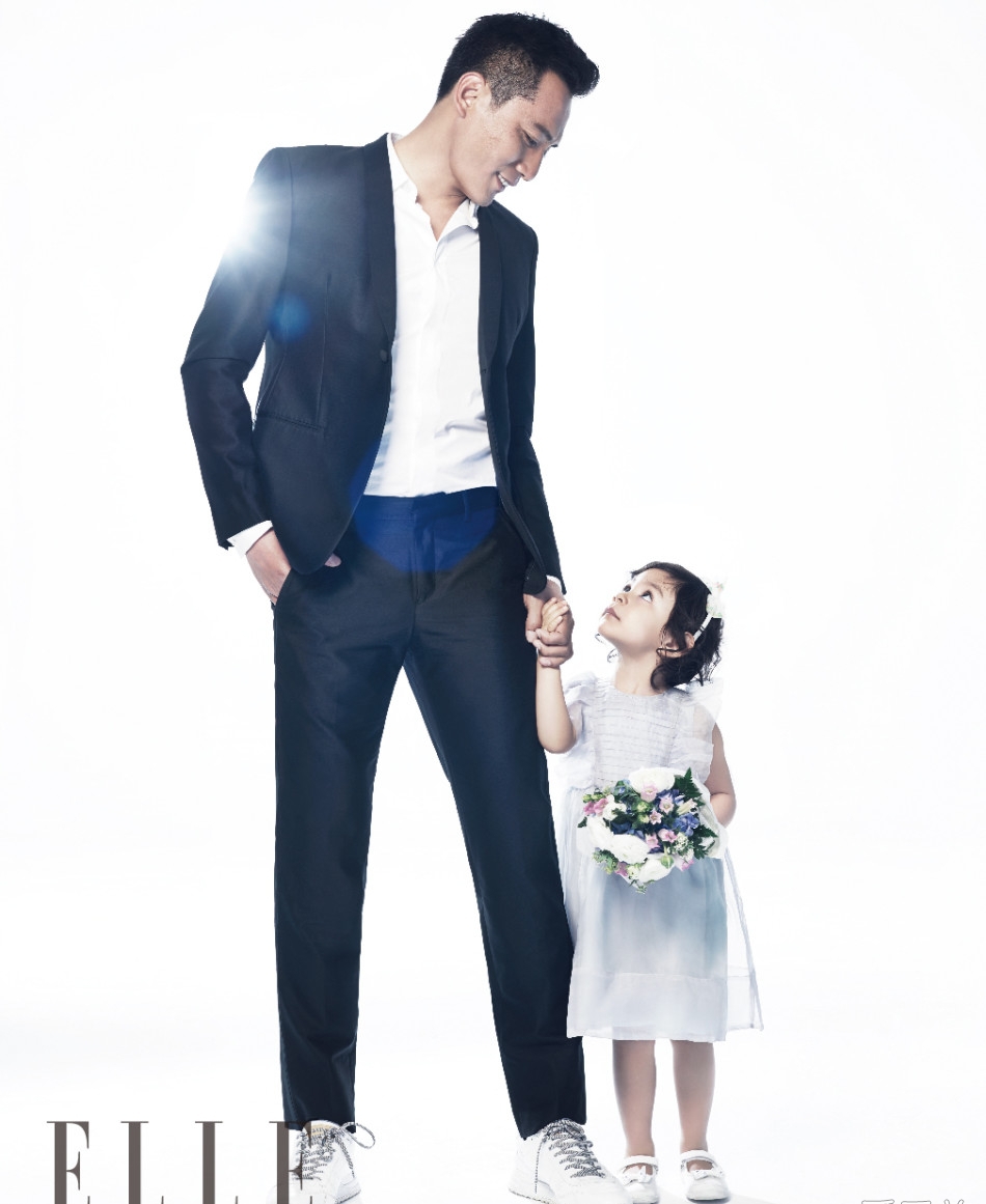 点击大图看下一张：刘烨携女儿霓娜登《ELLE》封面