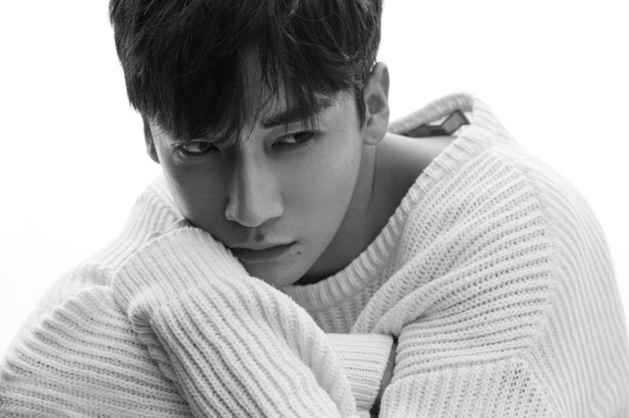 点击大图看下一张：叶相明黑白写真大片