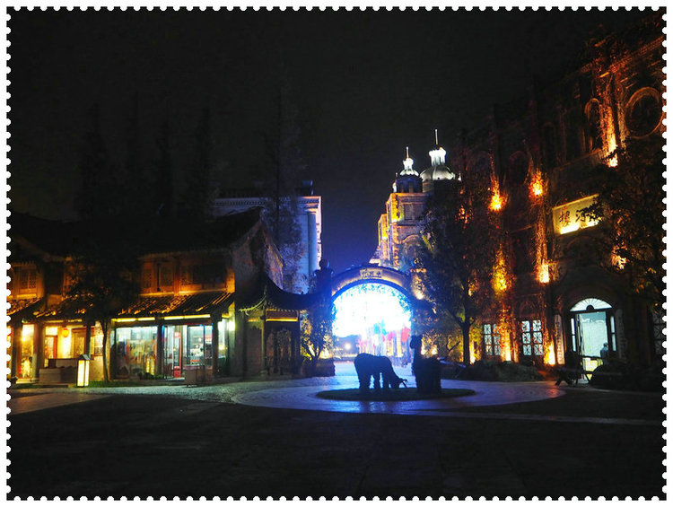 点击大图看下一张：台儿庄古城游