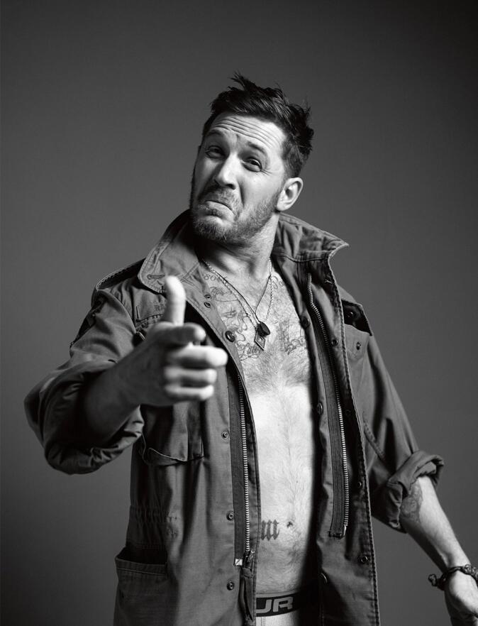 点击大图看下一张：汤姆哈迪登英国2017杂志