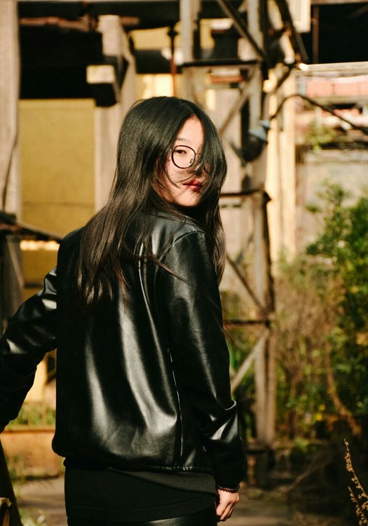 点击大图看下一张：惨白的阳光