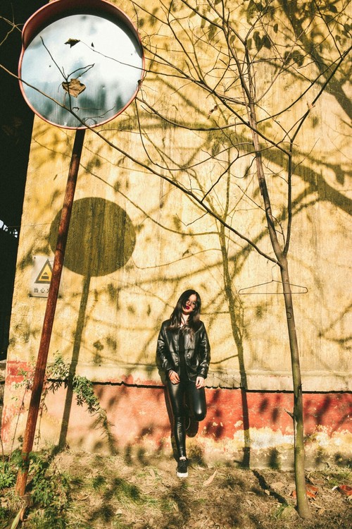 点击大图看下一张：惨白的阳光