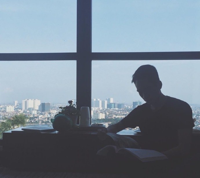 点击大图看下一张:唯美意境帅哥图片