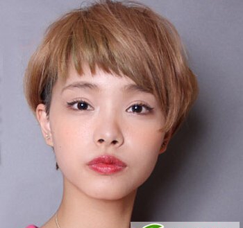 点击大图看下一张：女生波波头显白染发发型