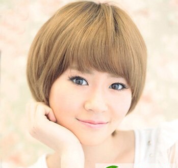 点击大图看下一张：女生波波头显白染发发型