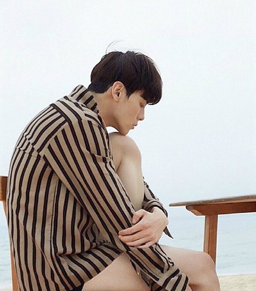 点击大图看下一张：韩国的90后小鲜肉图片