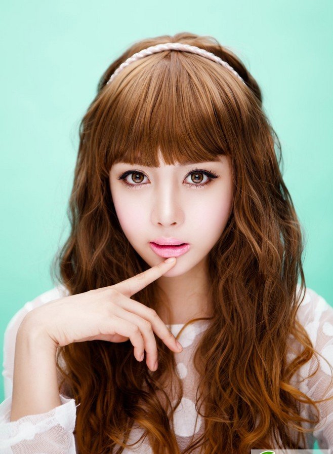 点击大图看下一张：超全韩式女生烫发 亚麻色唯美长烫发图片