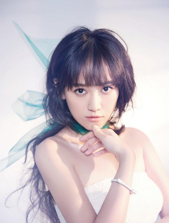 点击大图看下一张：陈乔恩时尚仙气大片 多面个性成就万般风格