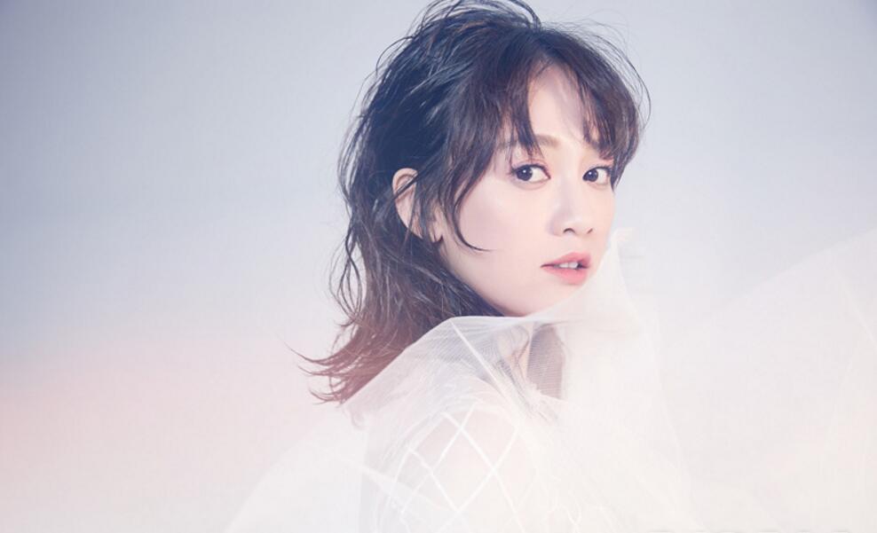 点击大图看下一张：陈乔恩时尚仙气大片 多面个性成就万般风格