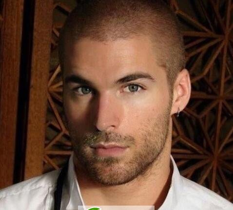 点击大图看下一张：男士超短发圆寸头发型图片