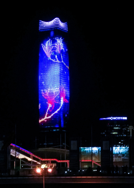 点击大图看下一张：流光溢彩