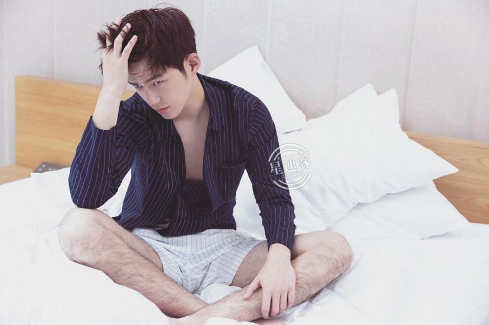 点击大图看下一张：董力杂志图片