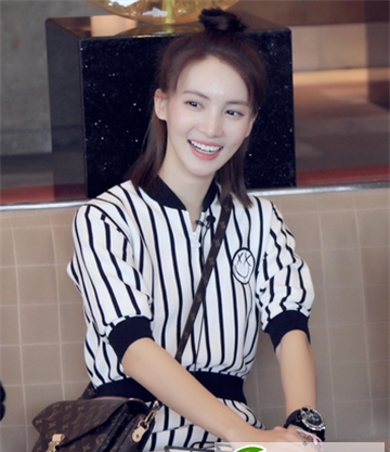 点击大图看下一张:中长发女生怎么打理好看