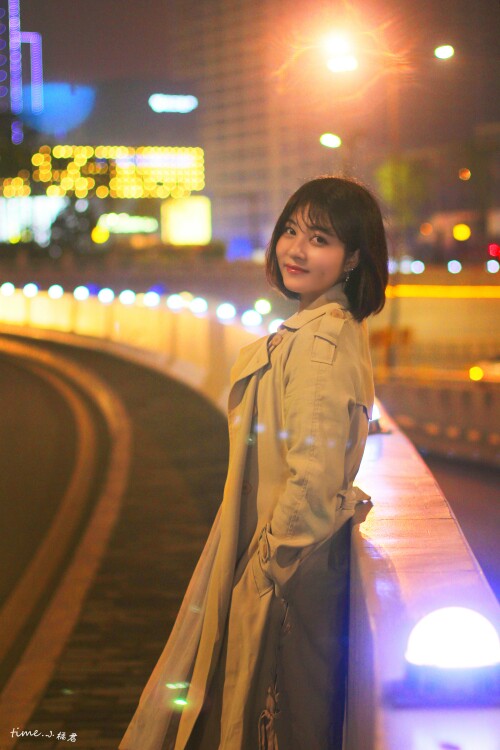 点击大图看下一张：夜半阑珊