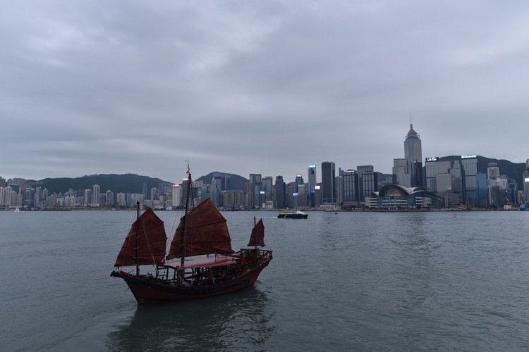 点击大图看下一张：香港维多利亚港