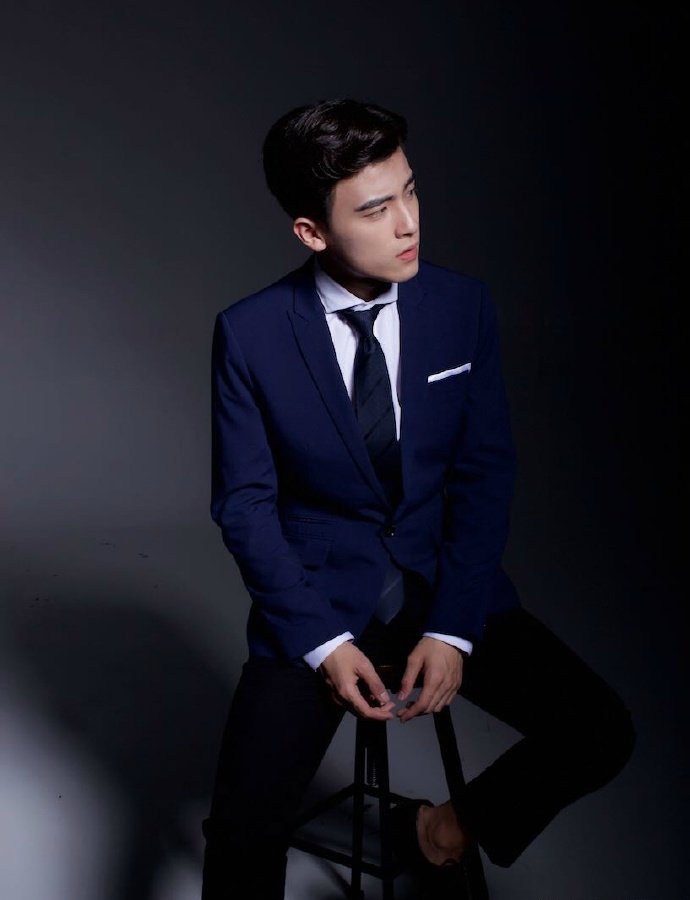 点击大图看下一张：上海18岁小鲜肉帅哥图片