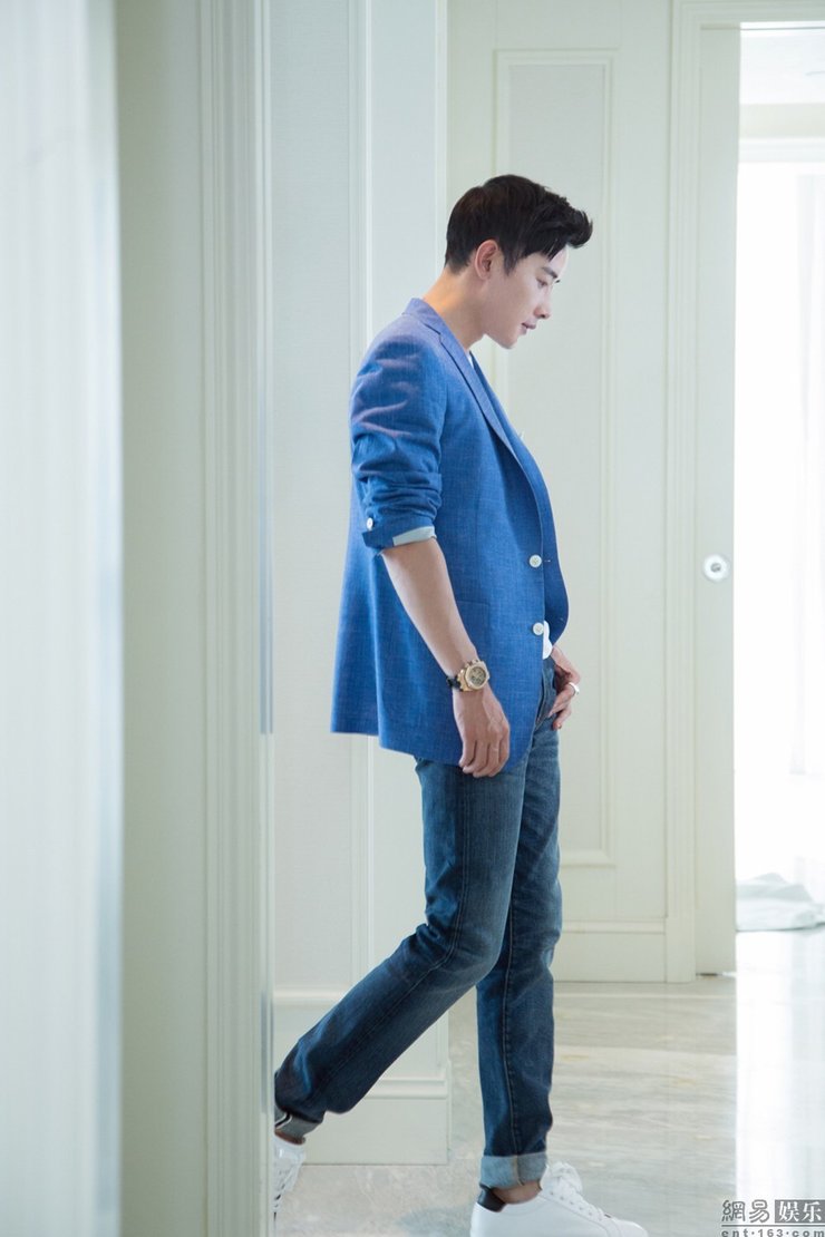 点击大图看下一张:爱情事业都得意!罗晋最新大片曝光