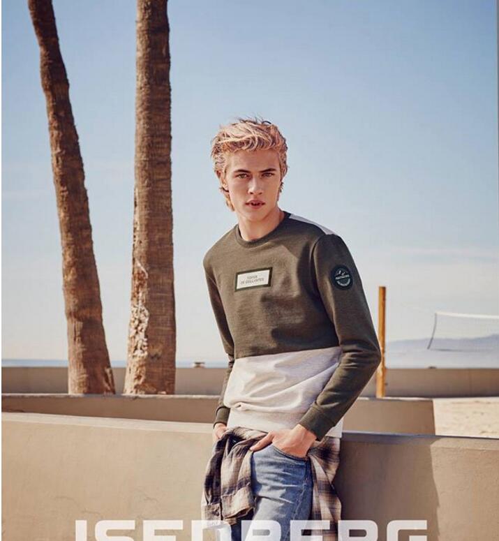 点击大图看下一张：模特Lucky Blue Smith