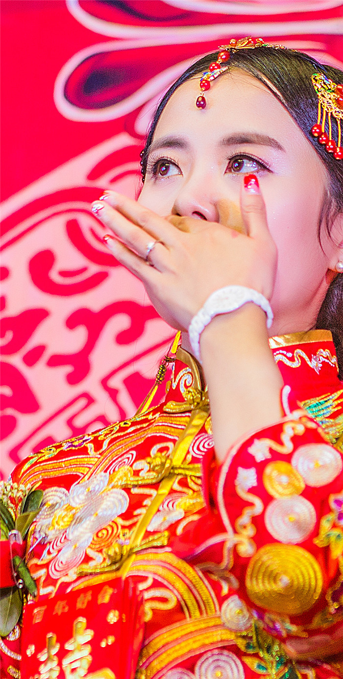 点击大图看下一张:幸福而感动的婚礼