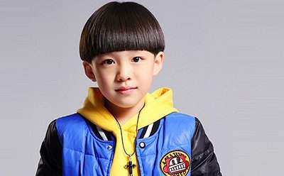 点击大图看下一张:圆脸的4岁男孩剪什么发型好看