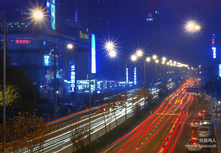 点击大图看下一张：成都夜景