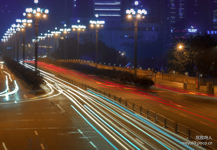 点击大图看下一张：成都夜景