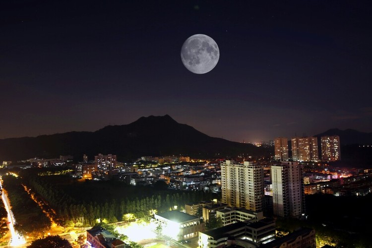 点击大图看下一张：长安夜景