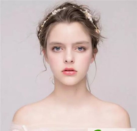 点击大图看下一张：2017年仙气十足新娘发型