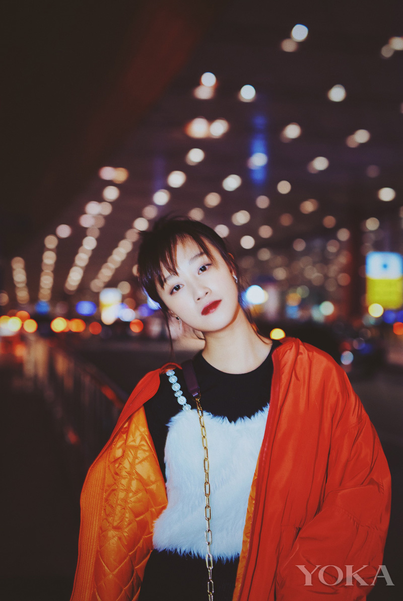 点击大图看下一张：蓝盈莹BF混搭机场look