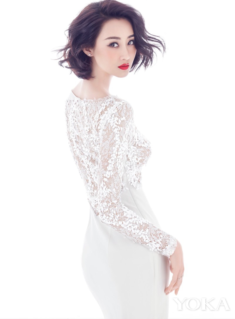 点击大图看下一张：陈漫掌镜林鹏性感大片 翘臀美背性感撩人