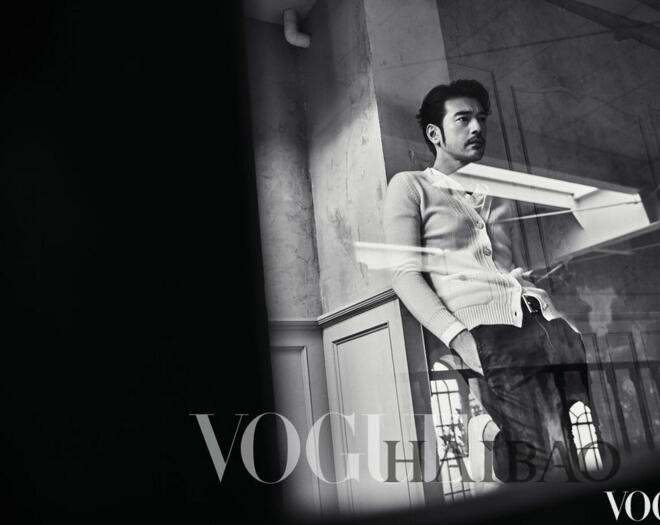 点击大图看下一张：金城武登《Vogue》台湾版2016年12月刊，男神依然如行走的雕刻一般！