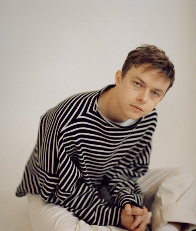 点击大图看下一张：戴恩德哈恩写真