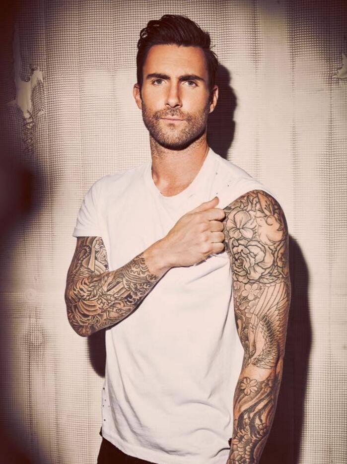 点击大图看下一张：亚当莱文的纹身