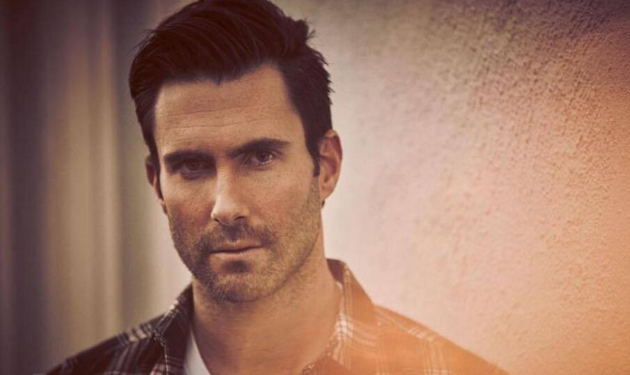 点击大图看下一张：亚当莱文的纹身