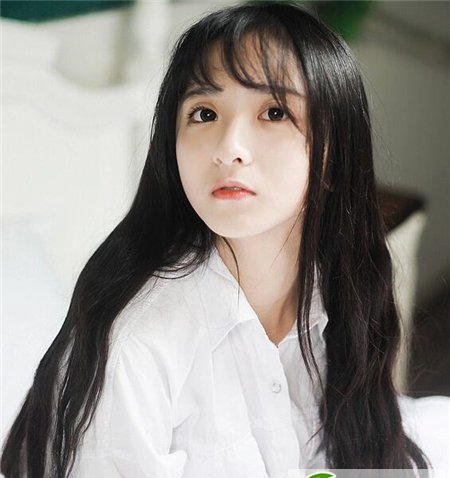 点击大图看下一张：女生烫什么头发最好看 微烫显甜美up气质