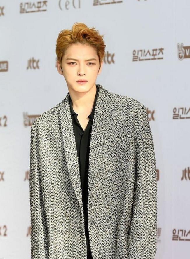 点击大图看下一张:韩国金唱片大赏金在中