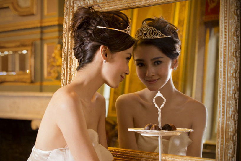 点击大图看下一张：angelababy代言巧克力摄影图片