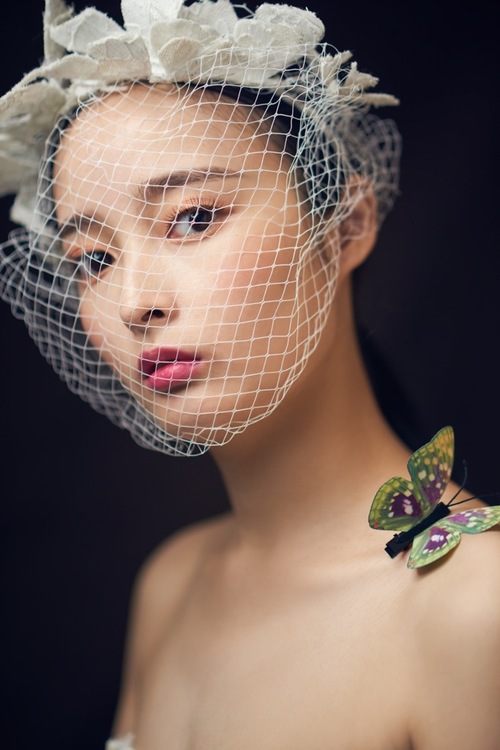 点击大图看下一张：妆面蝶恋