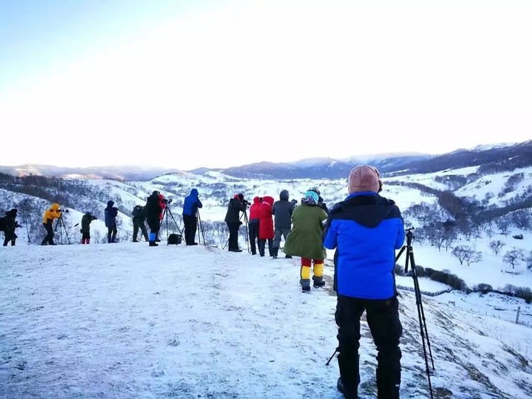 点击大图看下一张:乌兰巴统雪域坝上