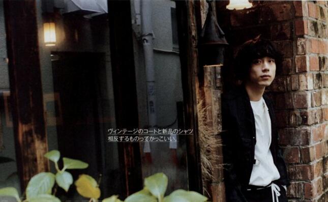 点击大图看下一张：坂口健太郎最新私服穿搭