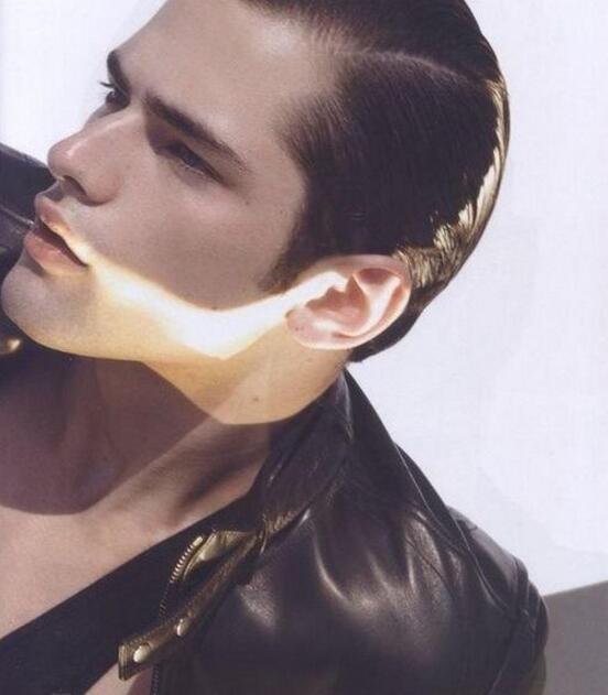 点击大图看下一张:超级男模肖恩奥瑞普