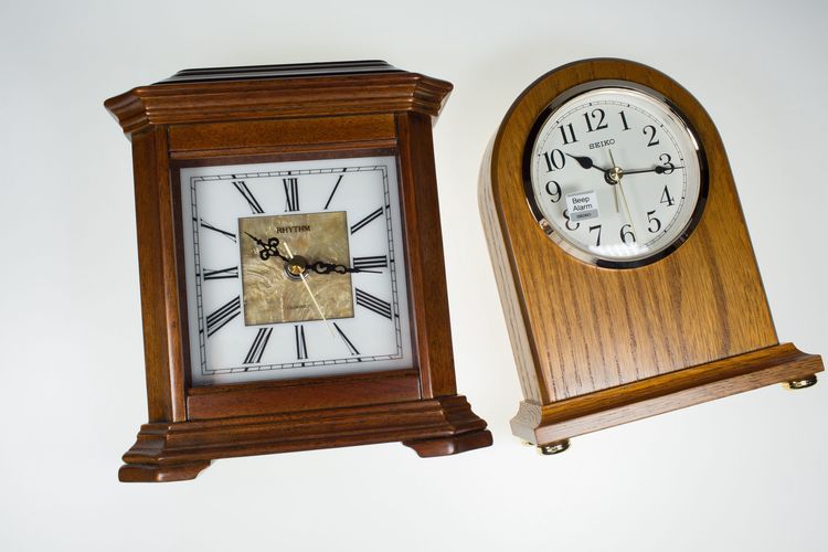 点击大图看下一张：丽声及精工座钟