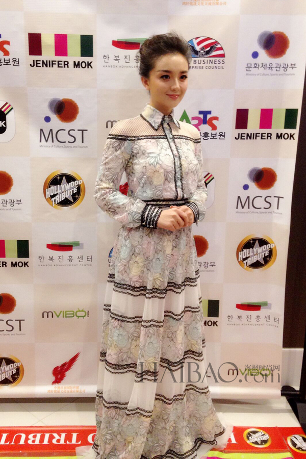 点击大图看下一张：孙茜优雅现身好莱坞