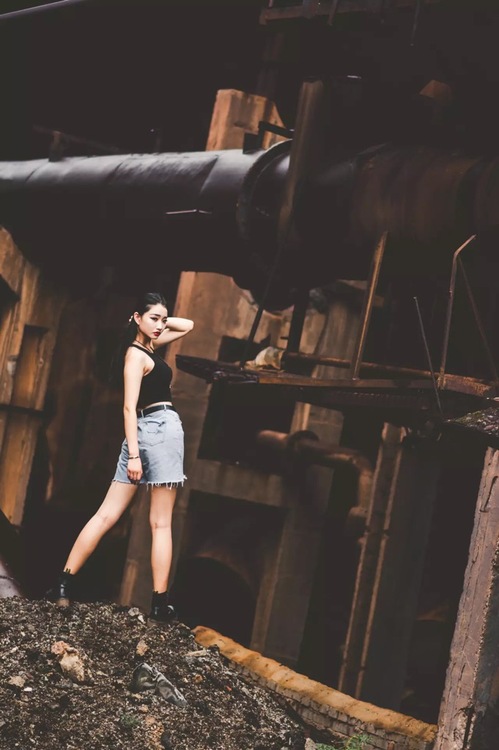 点击大图看下一张：锈迹铁合金